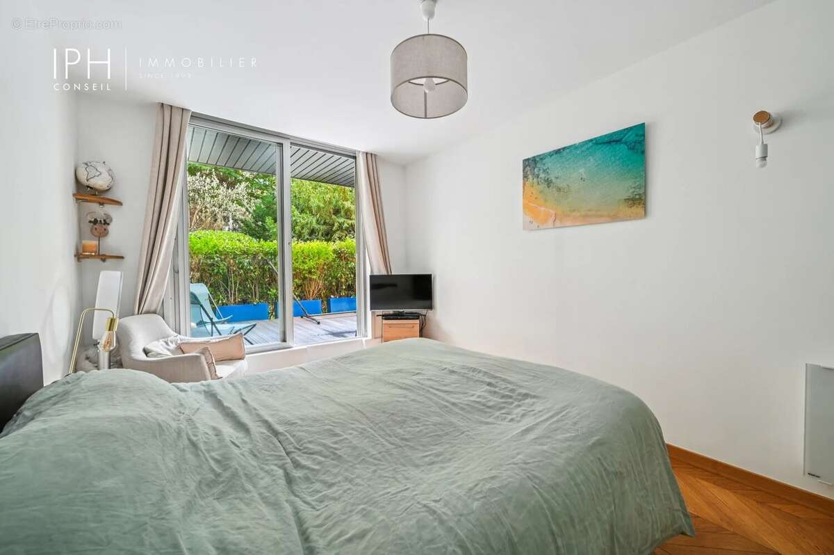 Appartement à NEUILLY-SUR-SEINE