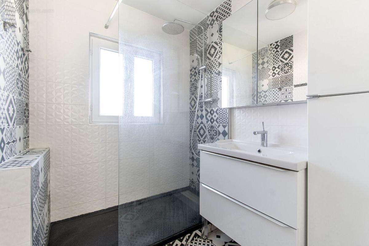 Maison à SAULX-LES-CHARTREUX