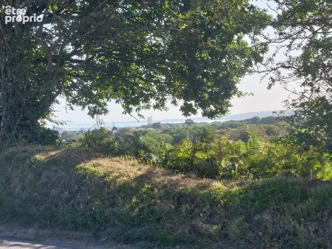 Terrain à CHERBOURG-OCTEVILLE