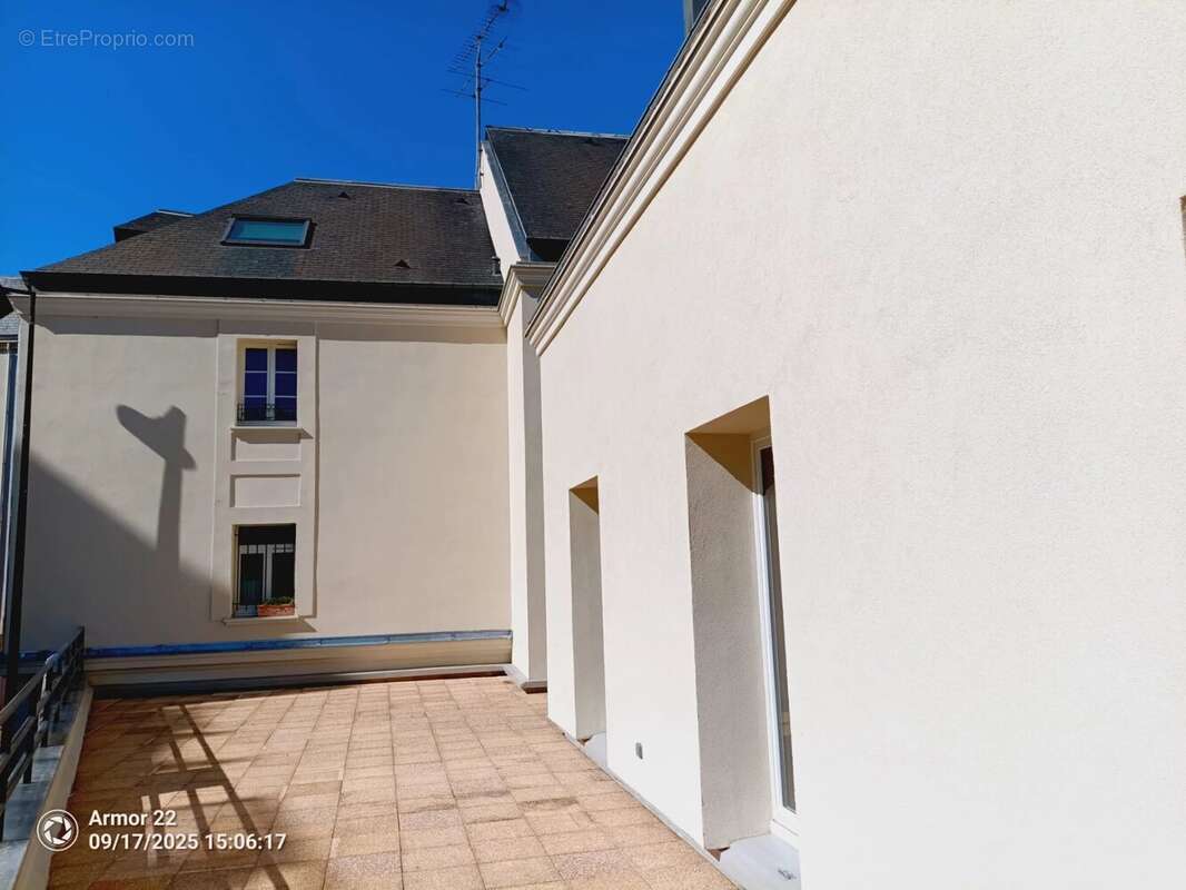 Appartement à CHARENTON-LE-PONT