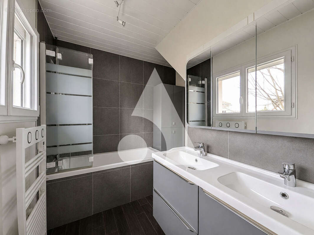 Maison à LA FRETTE-SUR-SEINE