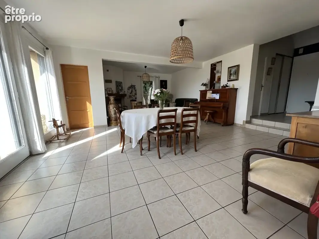 Maison 7 pièces 150 m² à vendre à Chateaugiron (35410) - photo 4