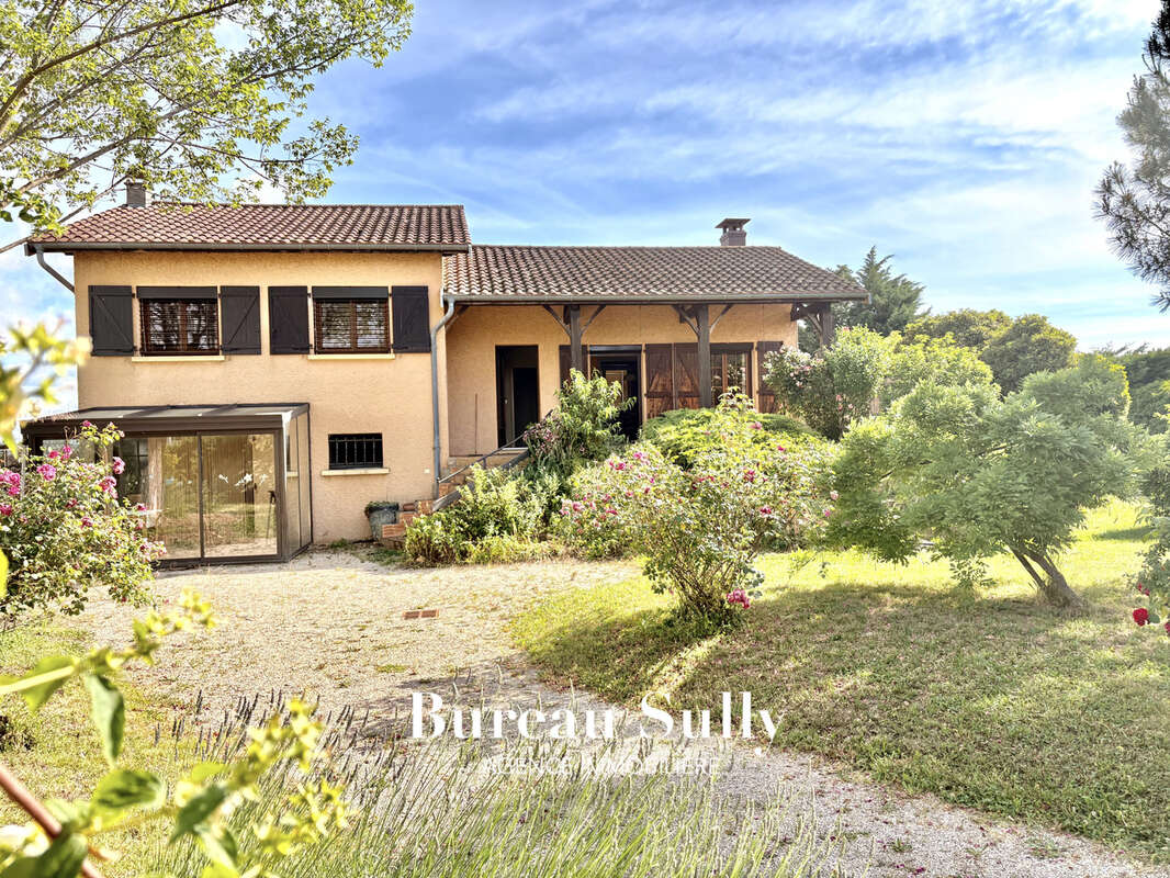 Maison 138 m2  Terrain de 1100 m2 piscinable Blaceret 69460 proche Villefranche sur Saône - photo 4