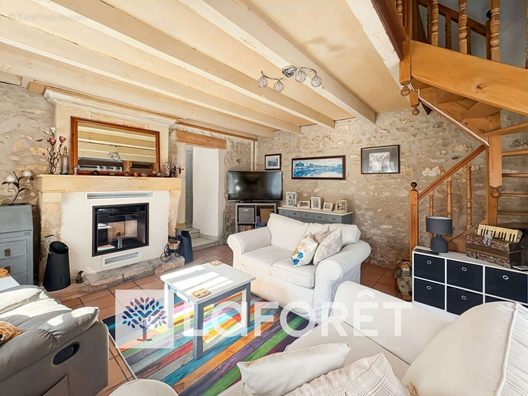 Maison à SAINT-GERMAIN-DU-SEUDRE