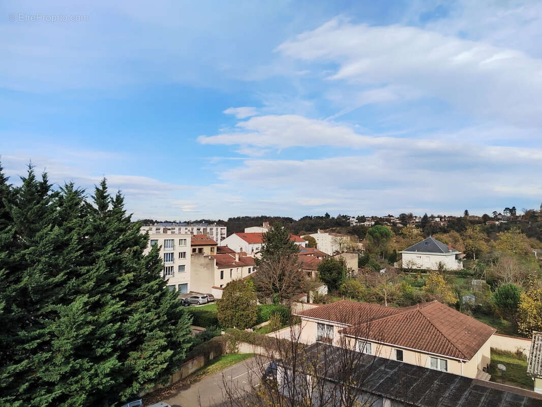 Appartement à SATHONAY-CAMP