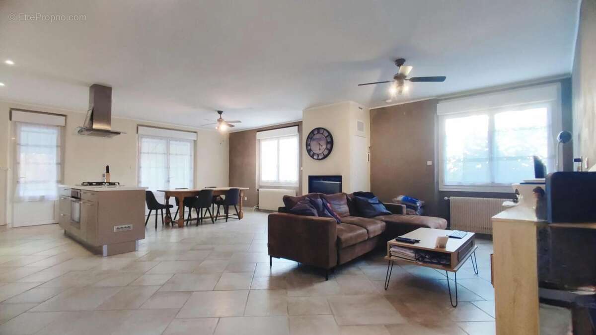 Maison à TROIS-PALIS