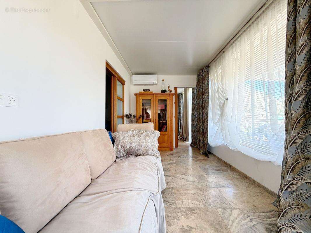 Appartement à VALLAURIS