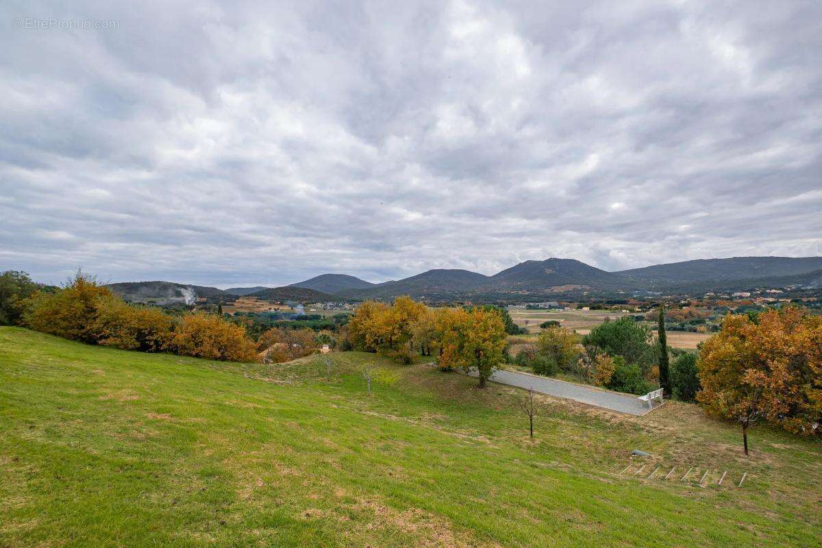 Maison à PLAN-DE-LA-TOUR