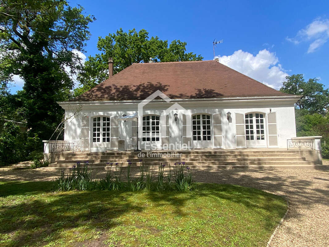 Maison à VERNEUIL-SUR-SEINE