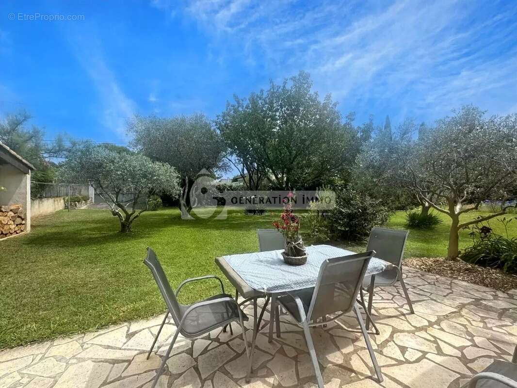 Maison à SAINT-MARTIN-DE-CRAU