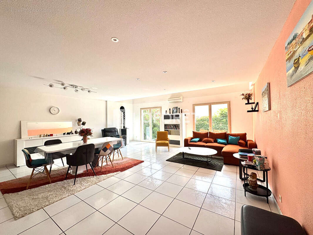 Maison 3 faces, 133m2 sur terrain piscinable 847m2. 299 000 - photo 5