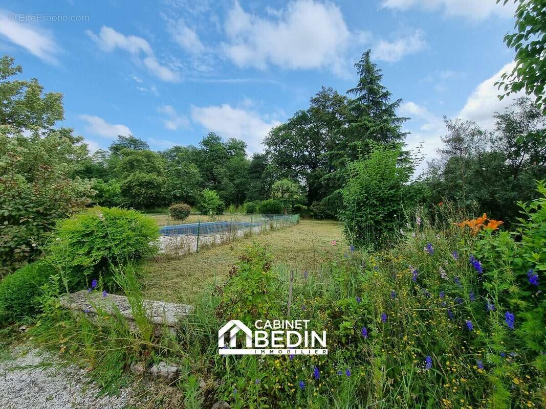 Maison 160 m² à Saint-Morillon  - photo 2