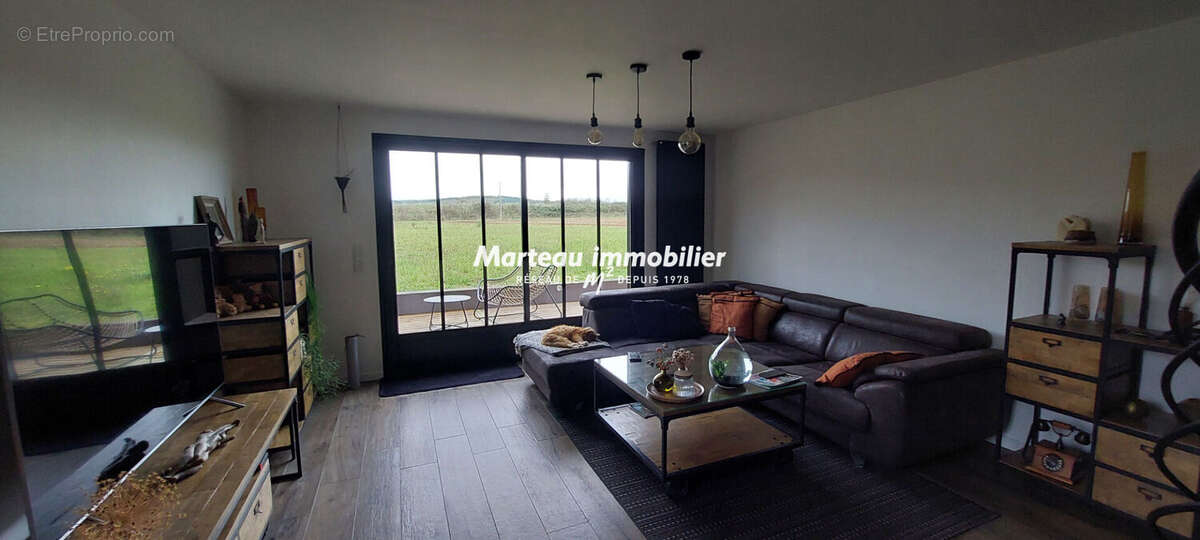 Maison à LAVARE