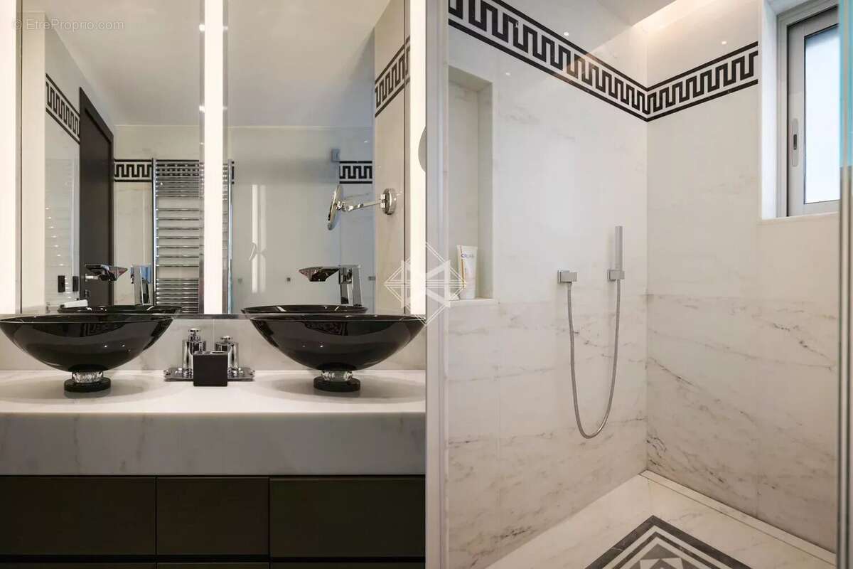 Appartement à VILLENEUVE-LOUBET