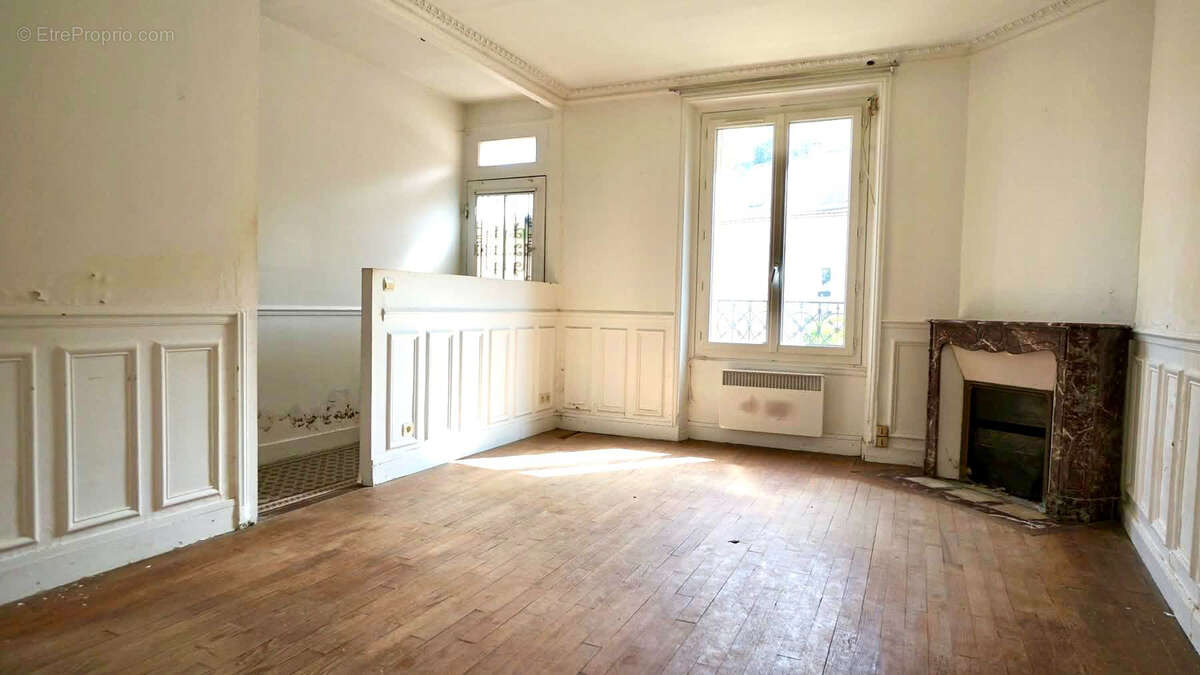 Maison à MEZIERES-SUR-SEINE