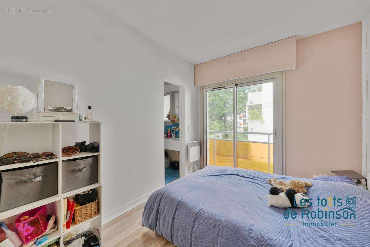 Appartement à LE PLESSIS-ROBINSON