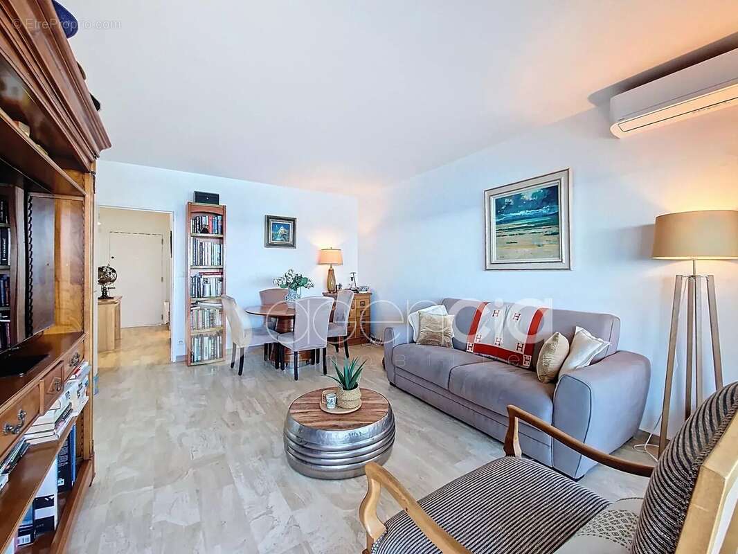 Appartement à VILLENEUVE-LOUBET