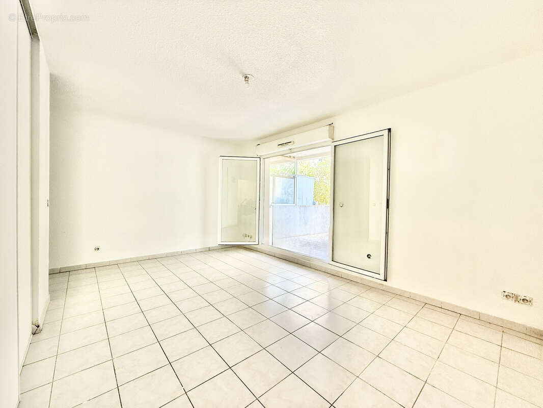 Studio avec grande terrasse et parking - Marseille 13003   Secteur Saint-Lazare / Belle de Mai - photo 2
