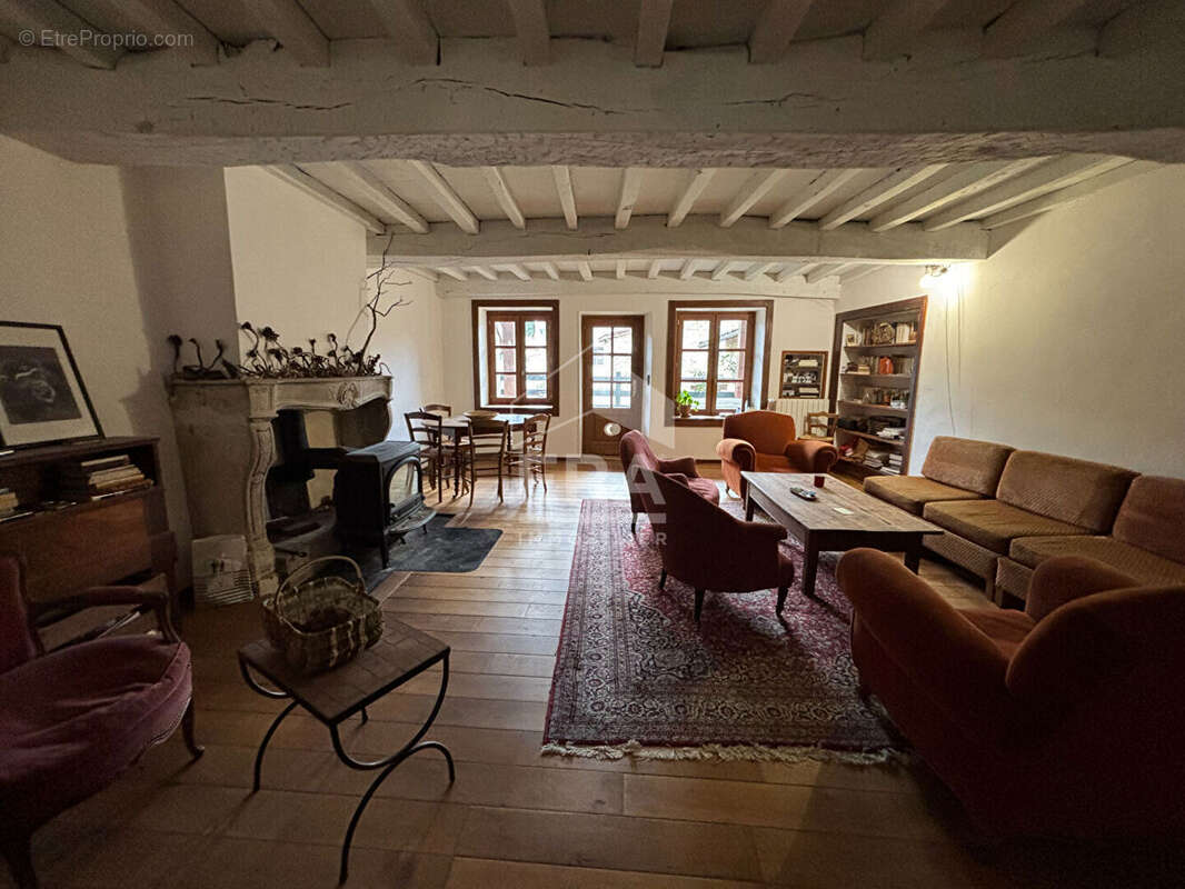 Maison à MEILLONNAS