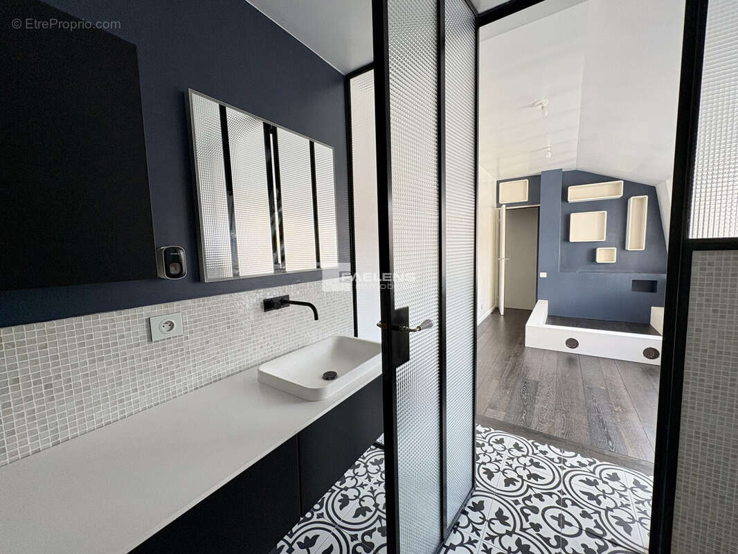 Appartement 434 m² à Lille  - photo 9