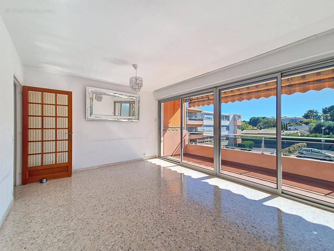 Appartement à LE CANNET