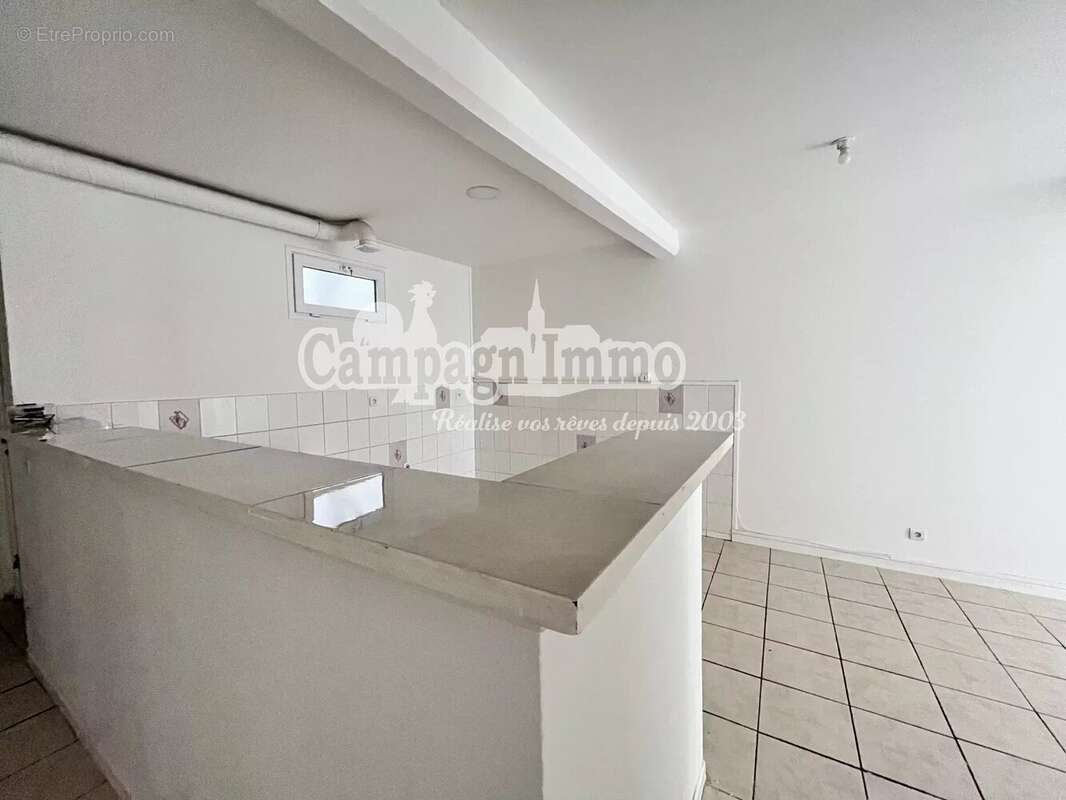 Appartement T3 Centre de Tarare - photo 2