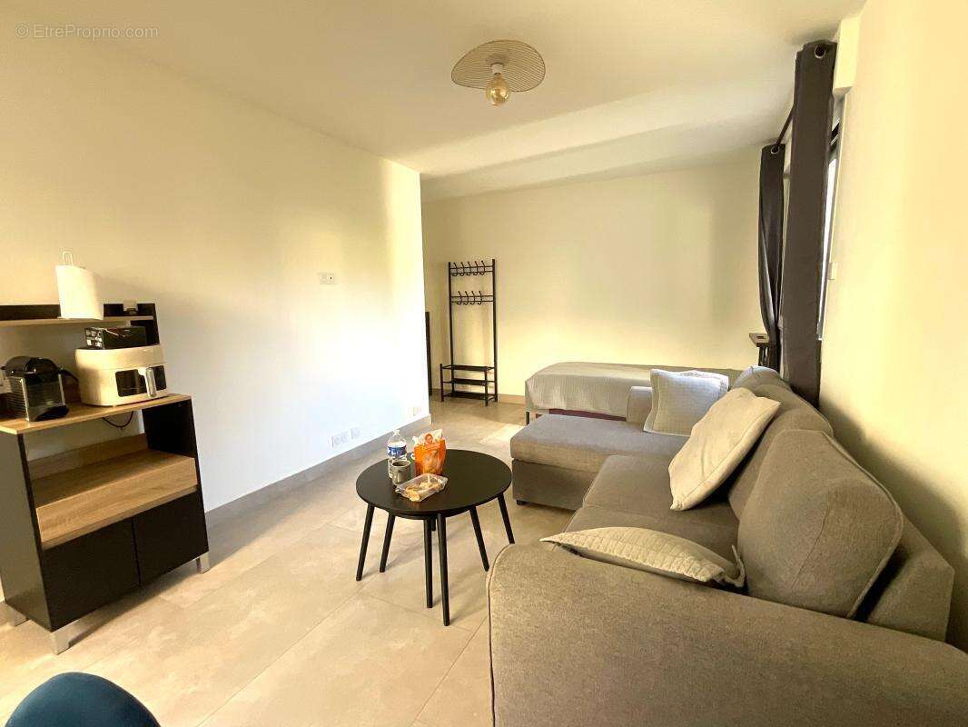 Nice centre / grand studio/ F1 / neuf/ équipé / balcon / cave - photo 4
