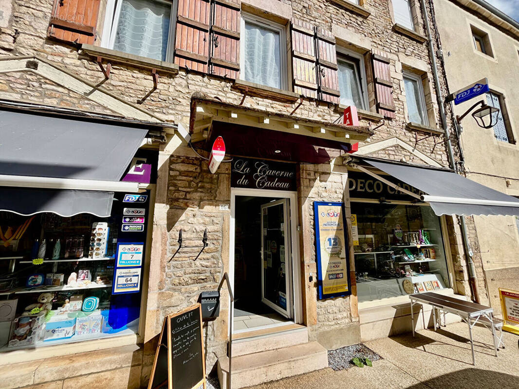Commerce à LUGNY