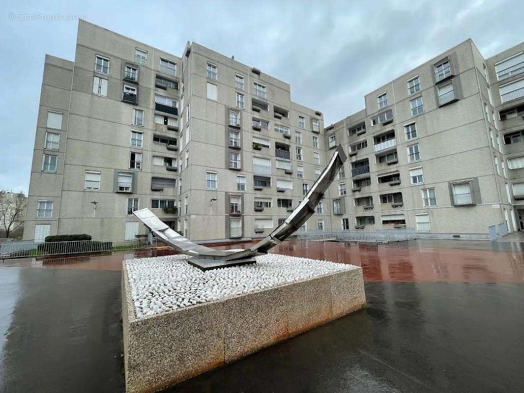 Appartement à DAMMARIE-LES-LYS