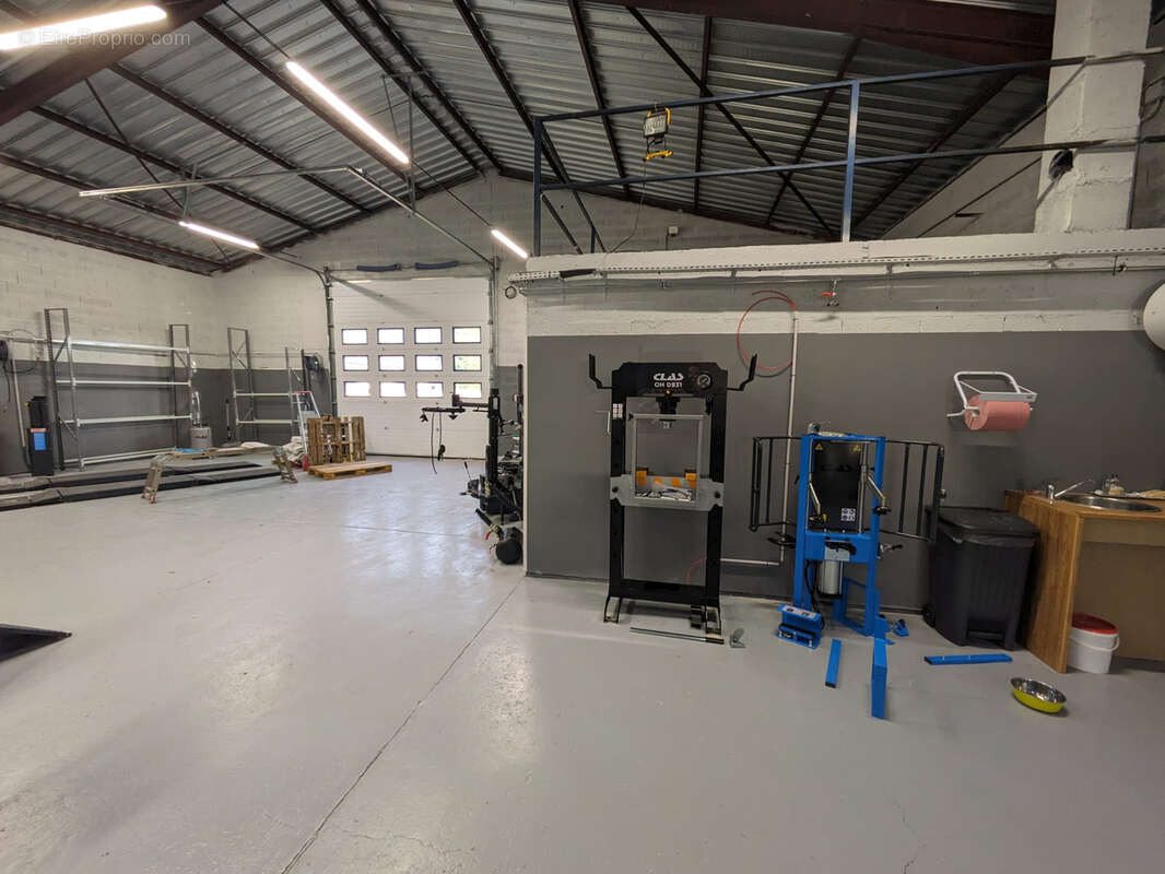 Commerce à L'ISLE-D'ABEAU