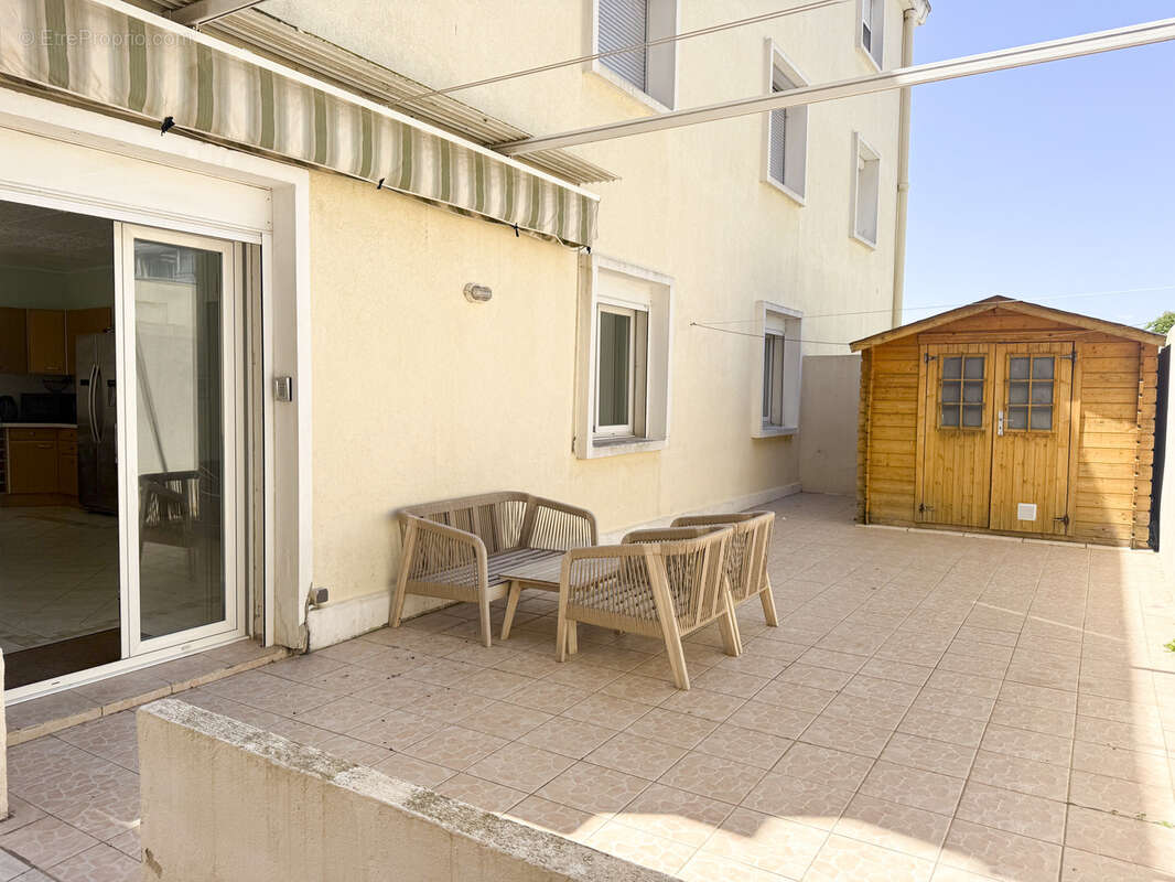 F3 cabine avec terrasse de 80m2 et 3 places de parkings privatives - photo 17