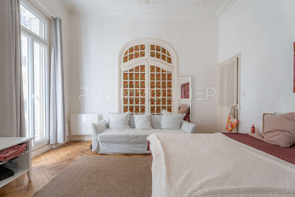 Appartement à MARSEILLE-1E