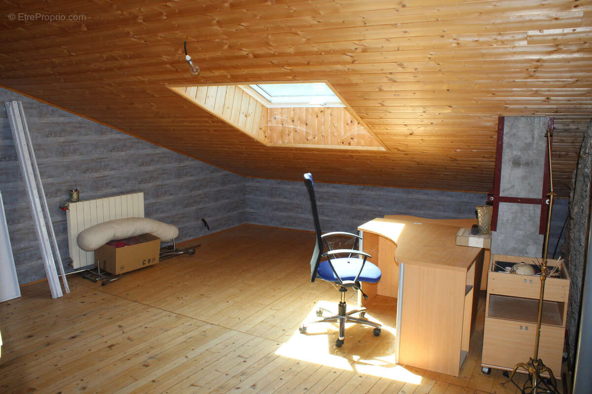 Maison à vendre 4 pièces BOLOZON (01) - photo 6