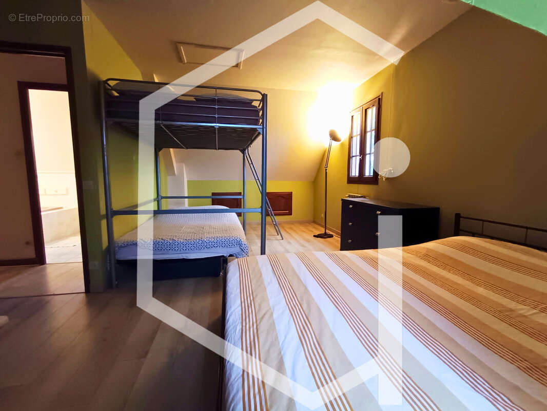 Maison à COSNE-COURS-SUR-LOIRE