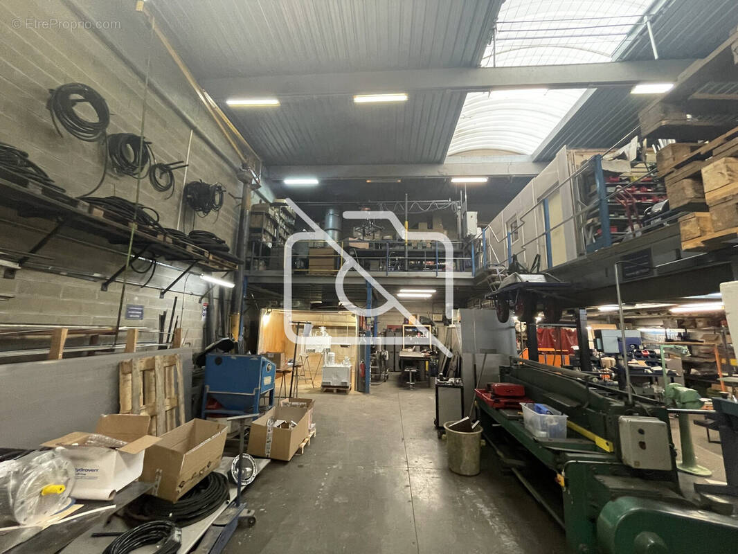 Commerce à MOISSY-CRAMAYEL