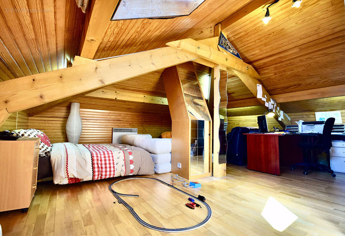 Maison à VETRAZ-MONTHOUX