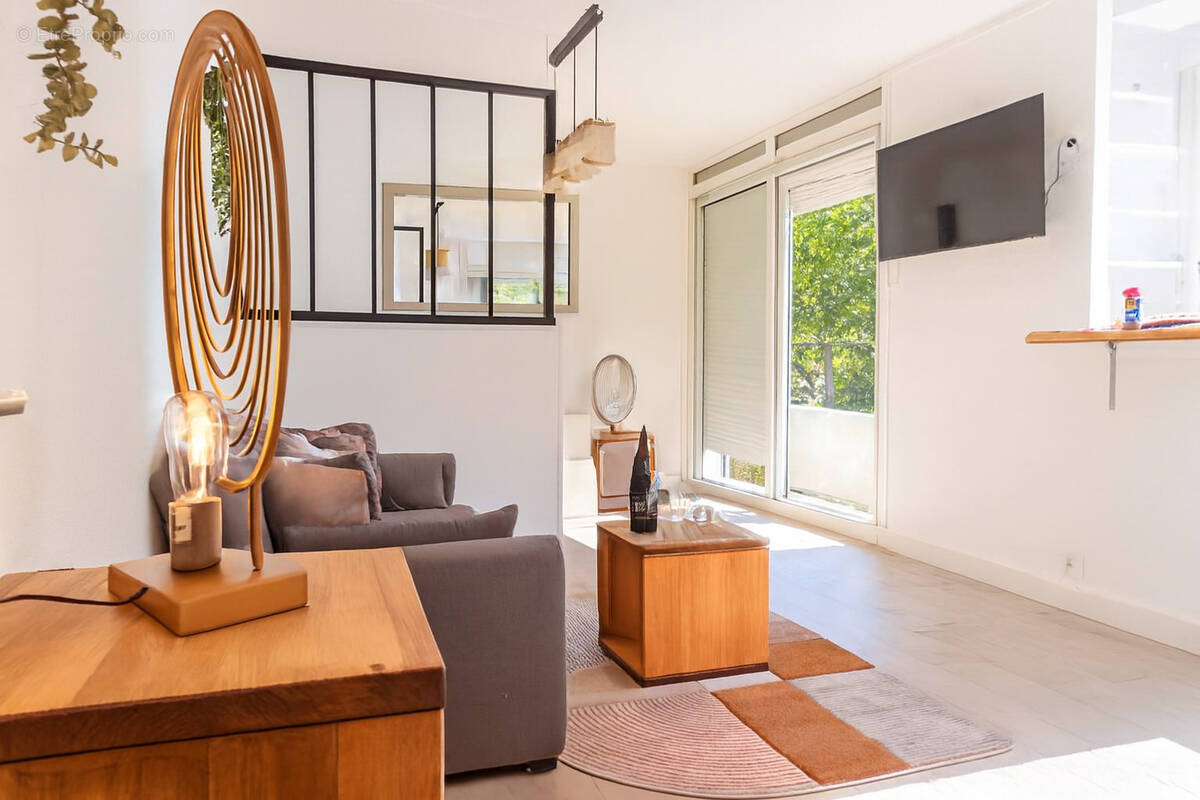 Appartement à MAUGUIO