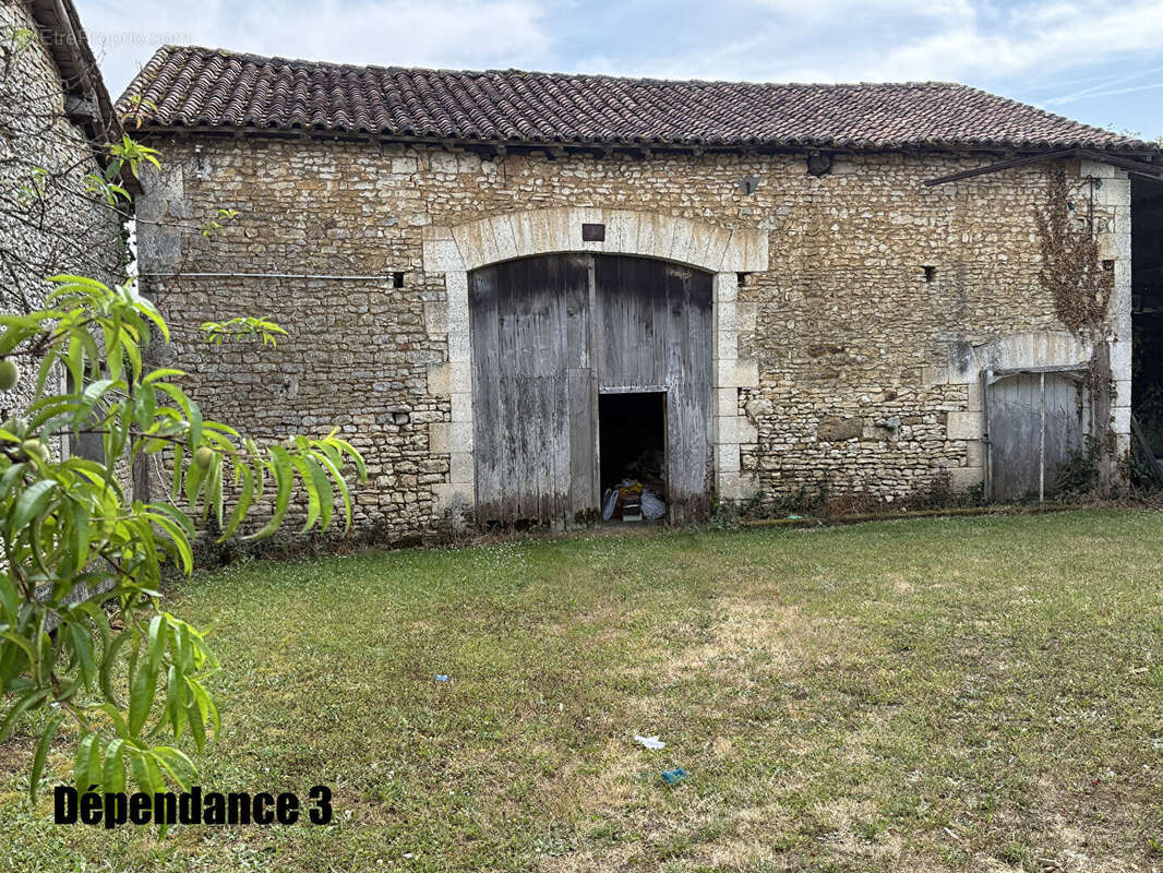 Maison à CHASSENEUIL-SUR-BONNIEURE