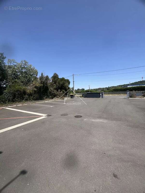 Proche bellerive deux entrepot et parking - photo 3