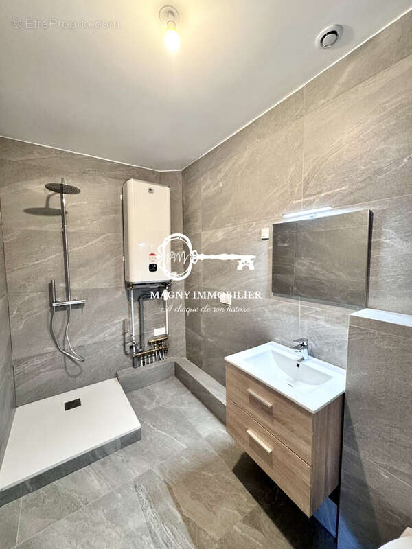 Appartement 39 m² à Cluses  - photo 7