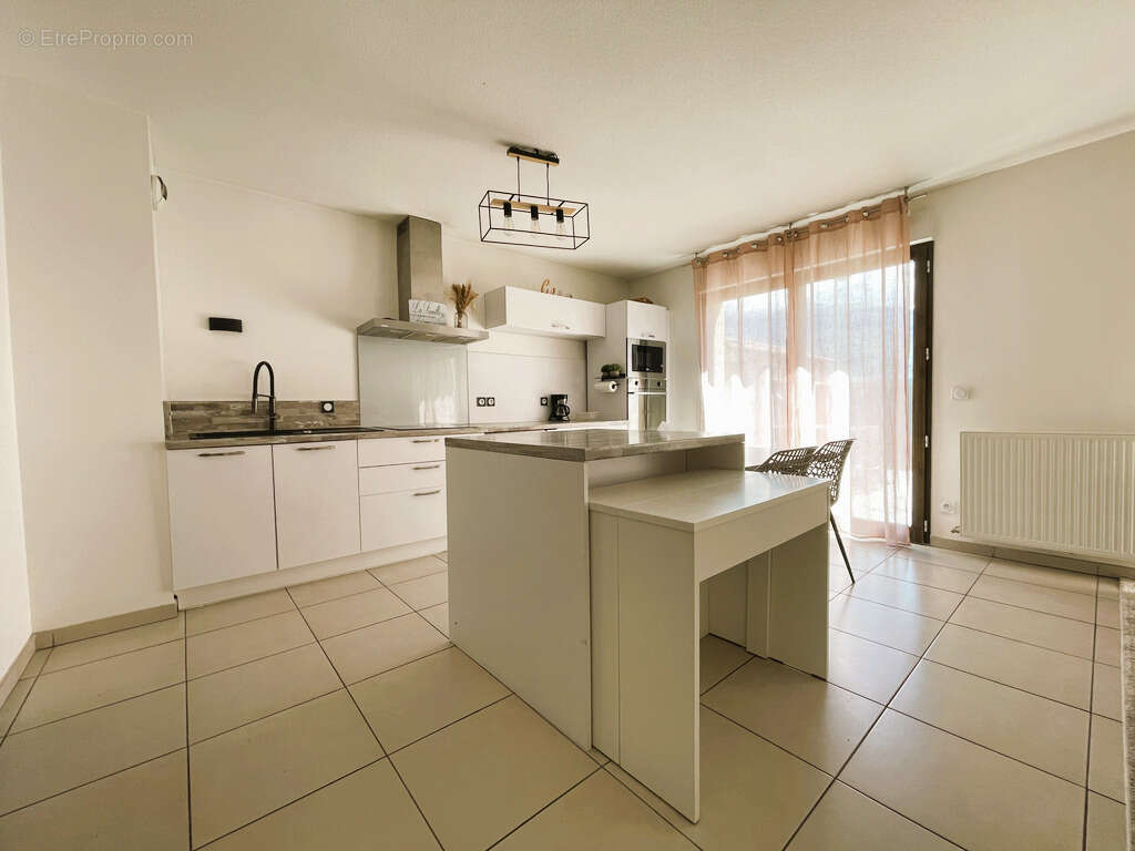 Maison à VEUREY-VOROIZE