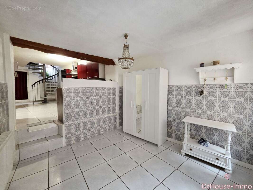 Maison 170 m² à Cruzy  - photo 7
