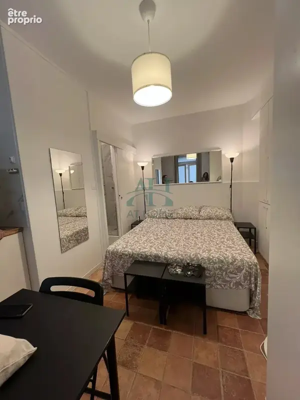 Studio à deux pas- rue des Martyrs - photo 5
