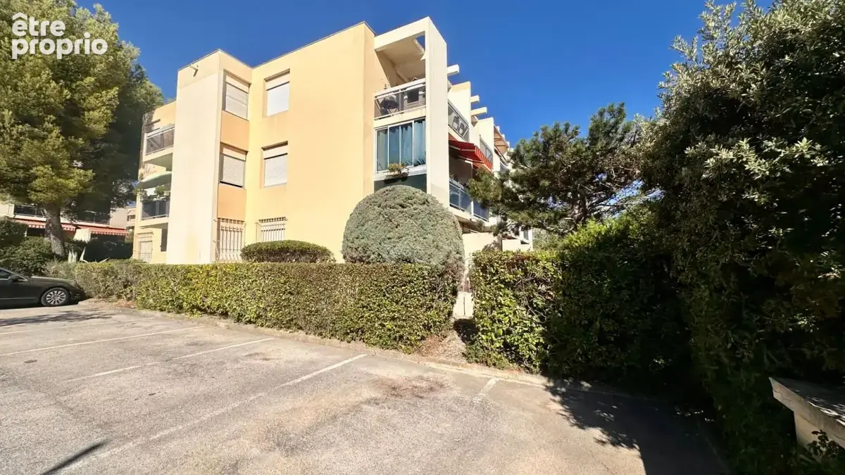 Bandol - proximite centre ville et commerces - studio 24 m² - parking privatif - photo 12