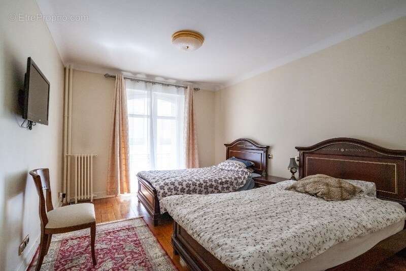 Appartement à PARIS-8E