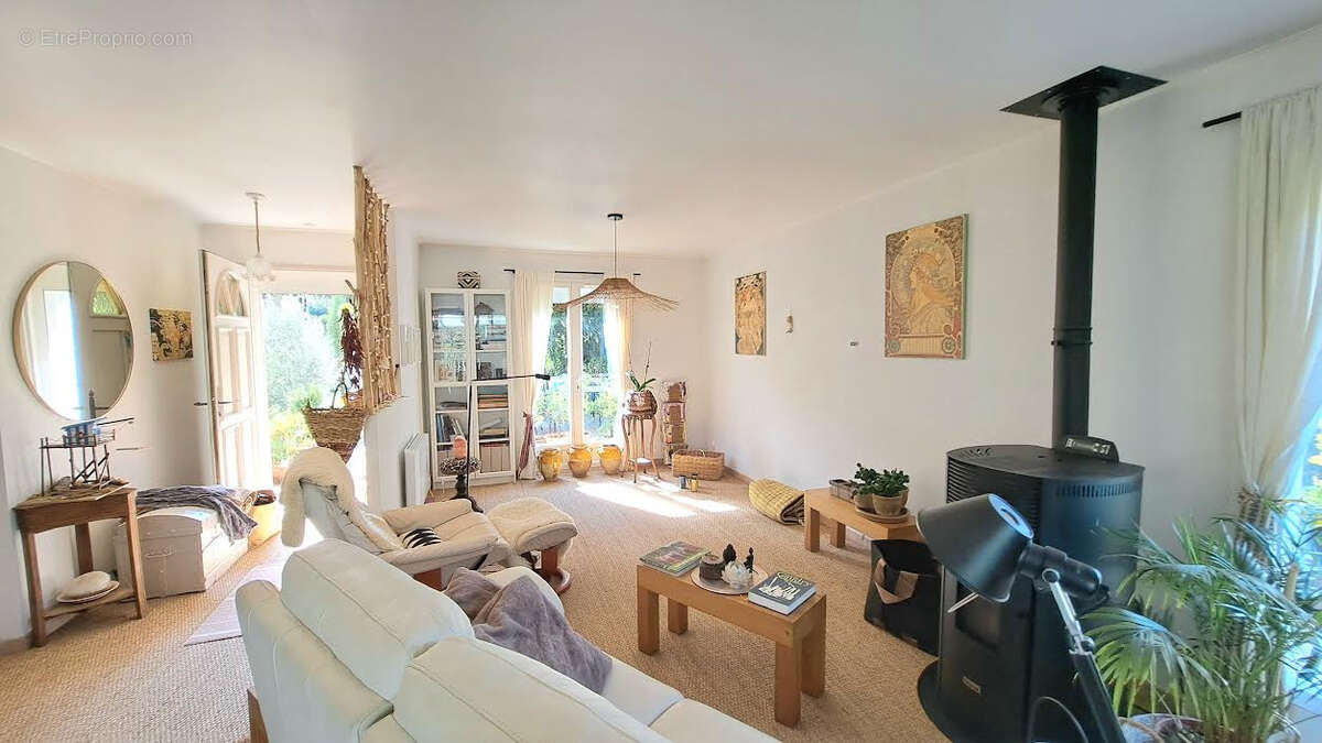 Maison à MESCHERS-SUR-GIRONDE