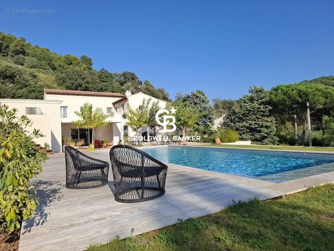 Maison à CARQUEIRANNE