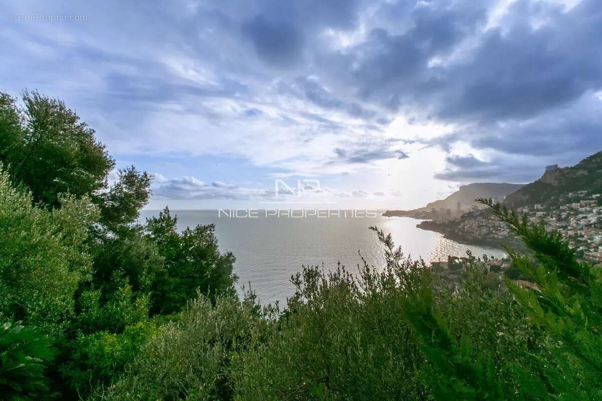 Appartement à ROQUEBRUNE-CAP-MARTIN