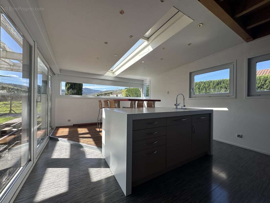 Maison à SAINT-DIDIER-SUR-BEAUJEU