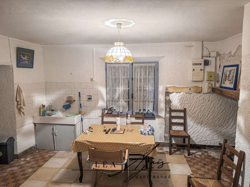 Maison à LAROQUE-DE-FA